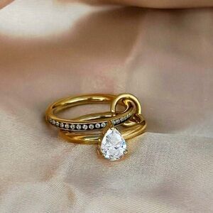 Elegant Gold Teardrop Ring N1178